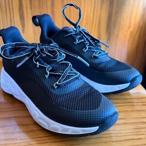 Comfortable Kids Sneakers Size 1 Youth, Like New!